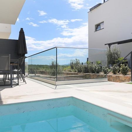 Brand New Apartment With Private Pool นยีวีเซ ภายนอก รูปภาพ