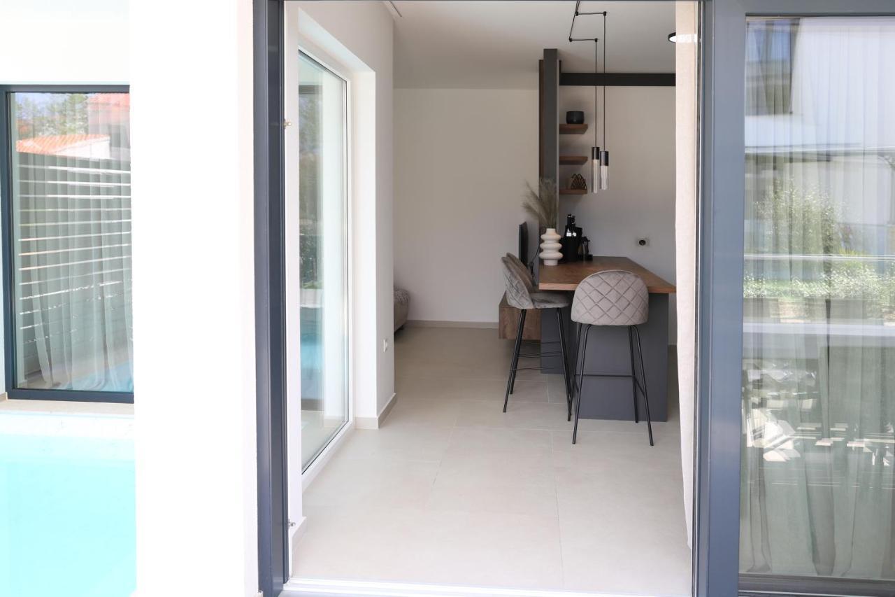 Brand New Apartment With Private Pool นยีวีเซ ภายนอก รูปภาพ