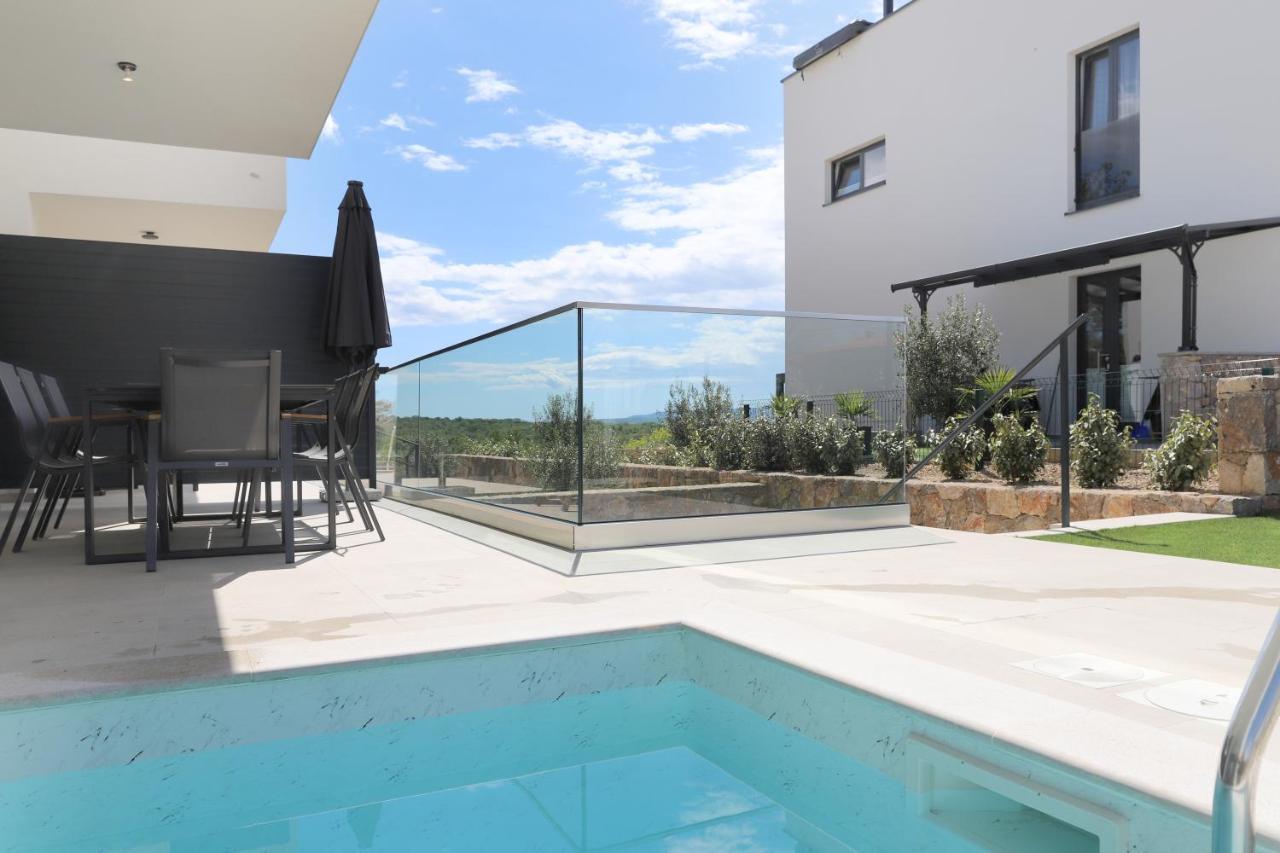 Brand New Apartment With Private Pool นยีวีเซ ภายนอก รูปภาพ