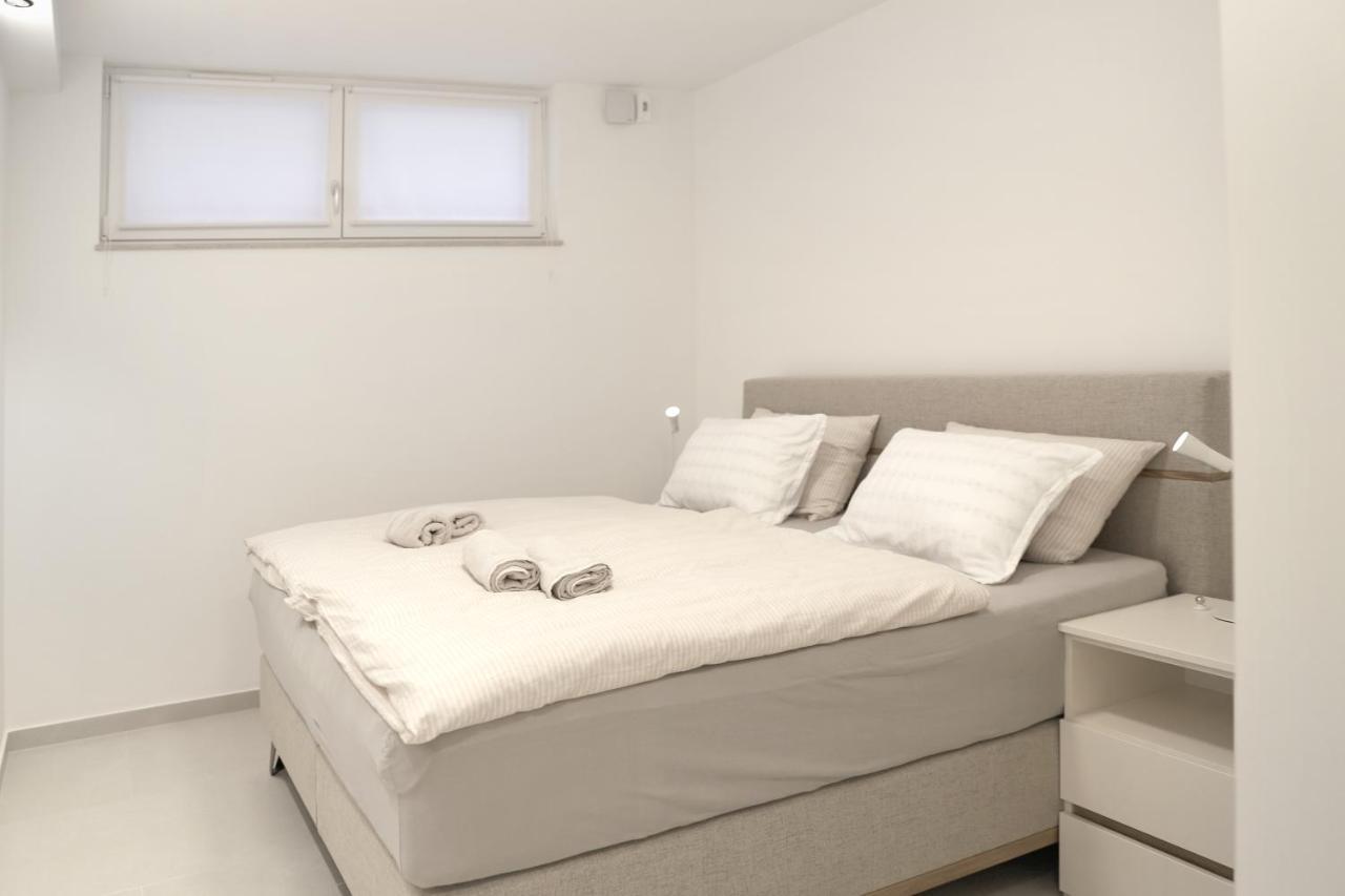 Brand New Apartment With Private Pool นยีวีเซ ภายนอก รูปภาพ