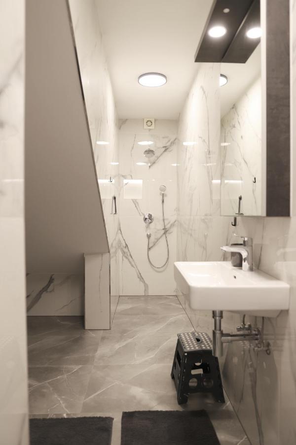Brand New Apartment With Private Pool นยีวีเซ ภายนอก รูปภาพ